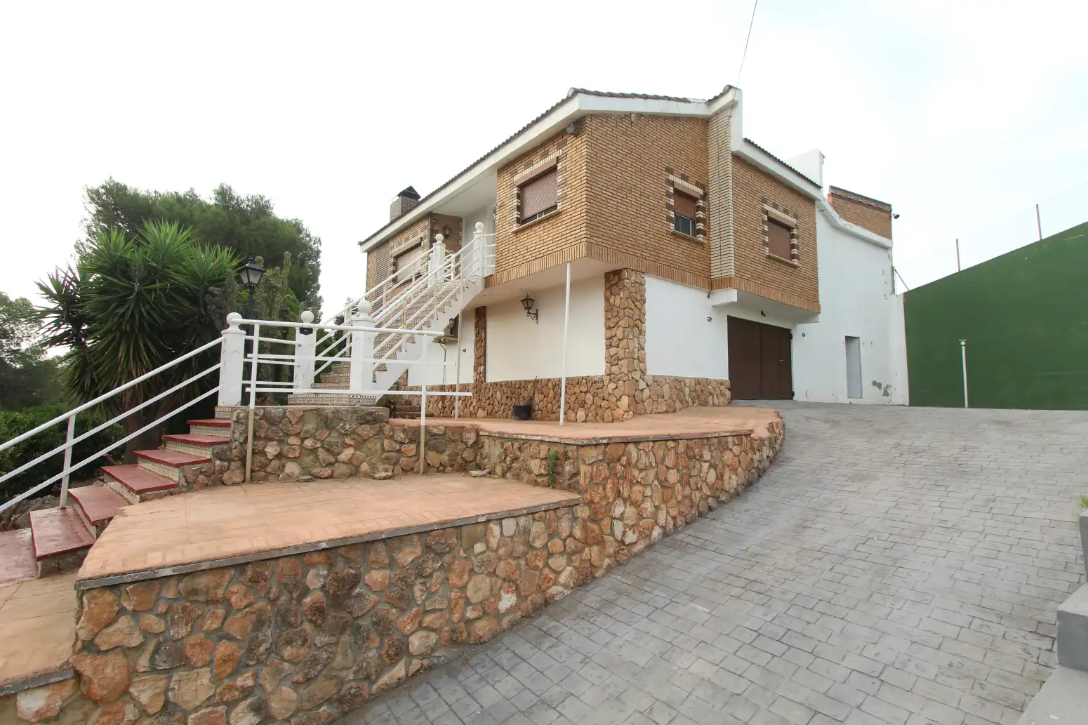 Vista exterior de Casa o xalet en venda en Torrent amb Aire condicionat, Calefacció i Terrassa