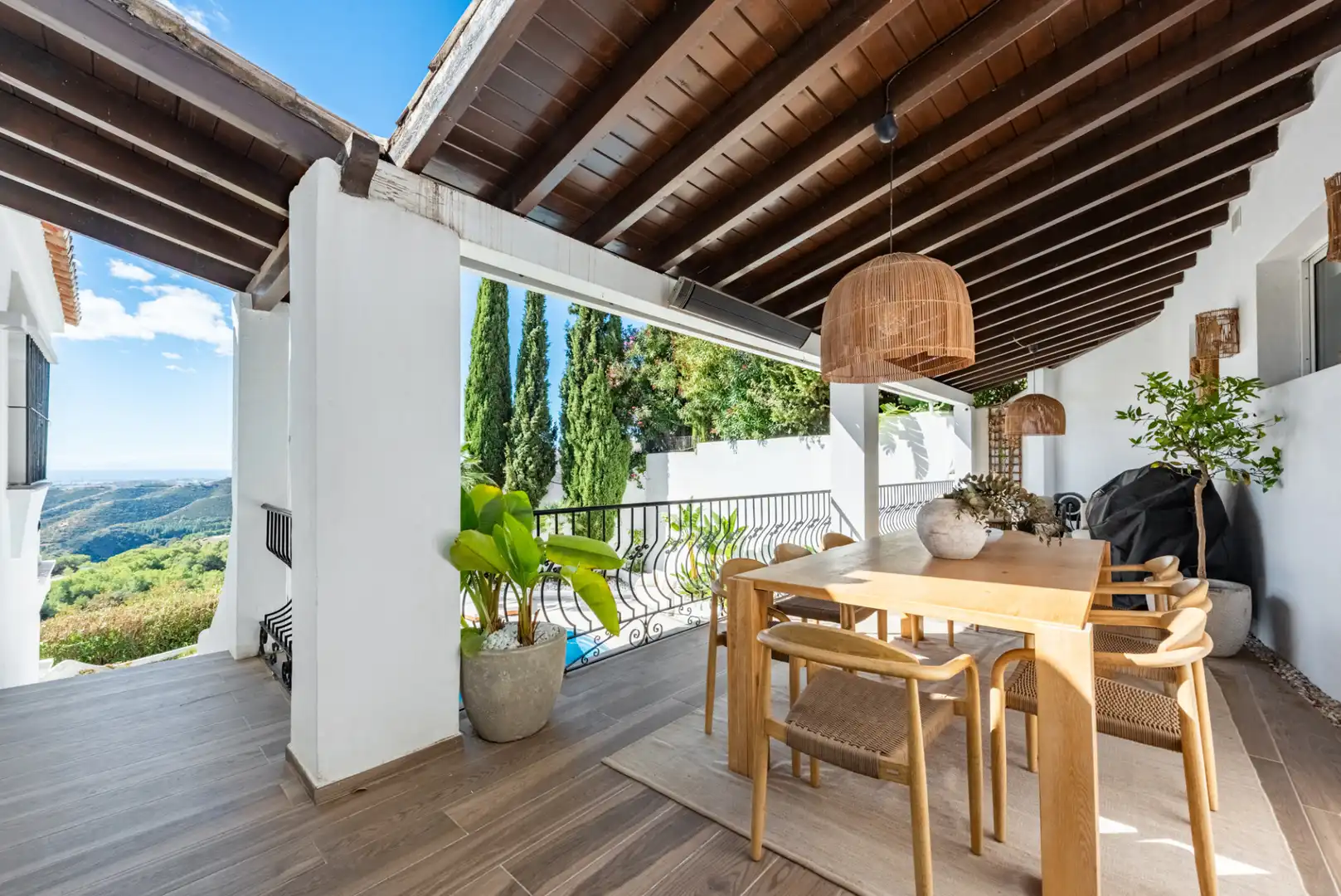 Terrassa de Casa adosada en venda en Istán amb Aire condicionat, Jardí privat i Terrassa