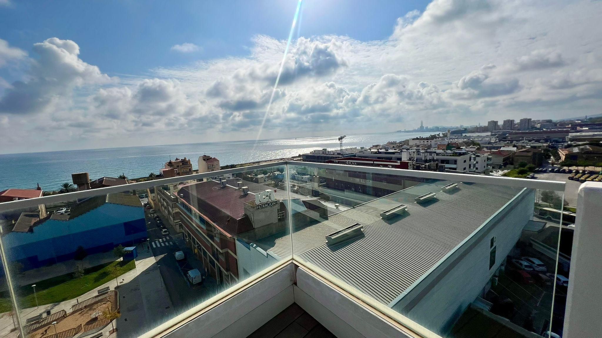 Vista exterior de Apartament en venda en Montgat amb Jardí privat, Terrassa i Traster