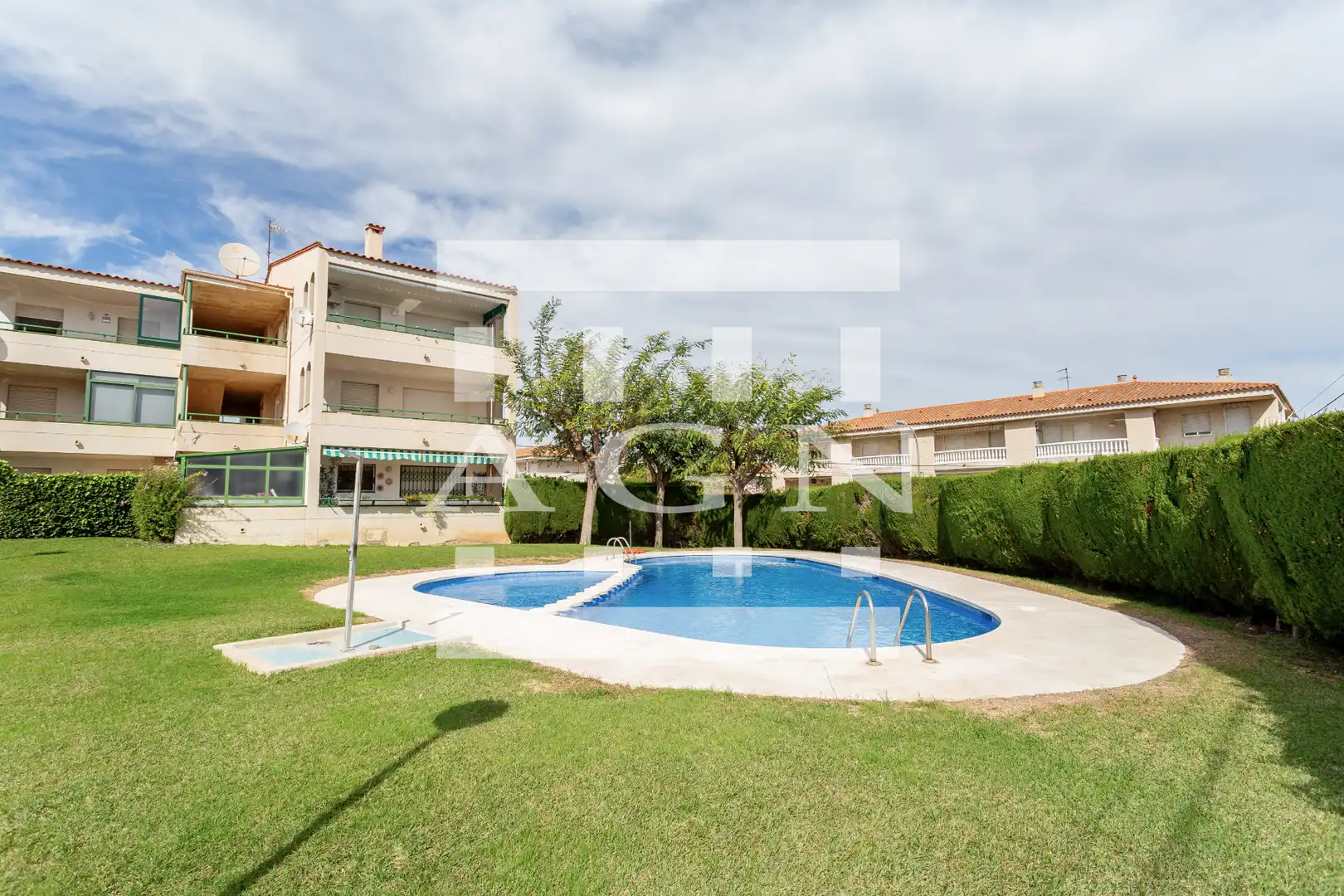 Piscina de Apartament en venda en Cambrils amb Aire condicionat, Calefacció i Terrassa