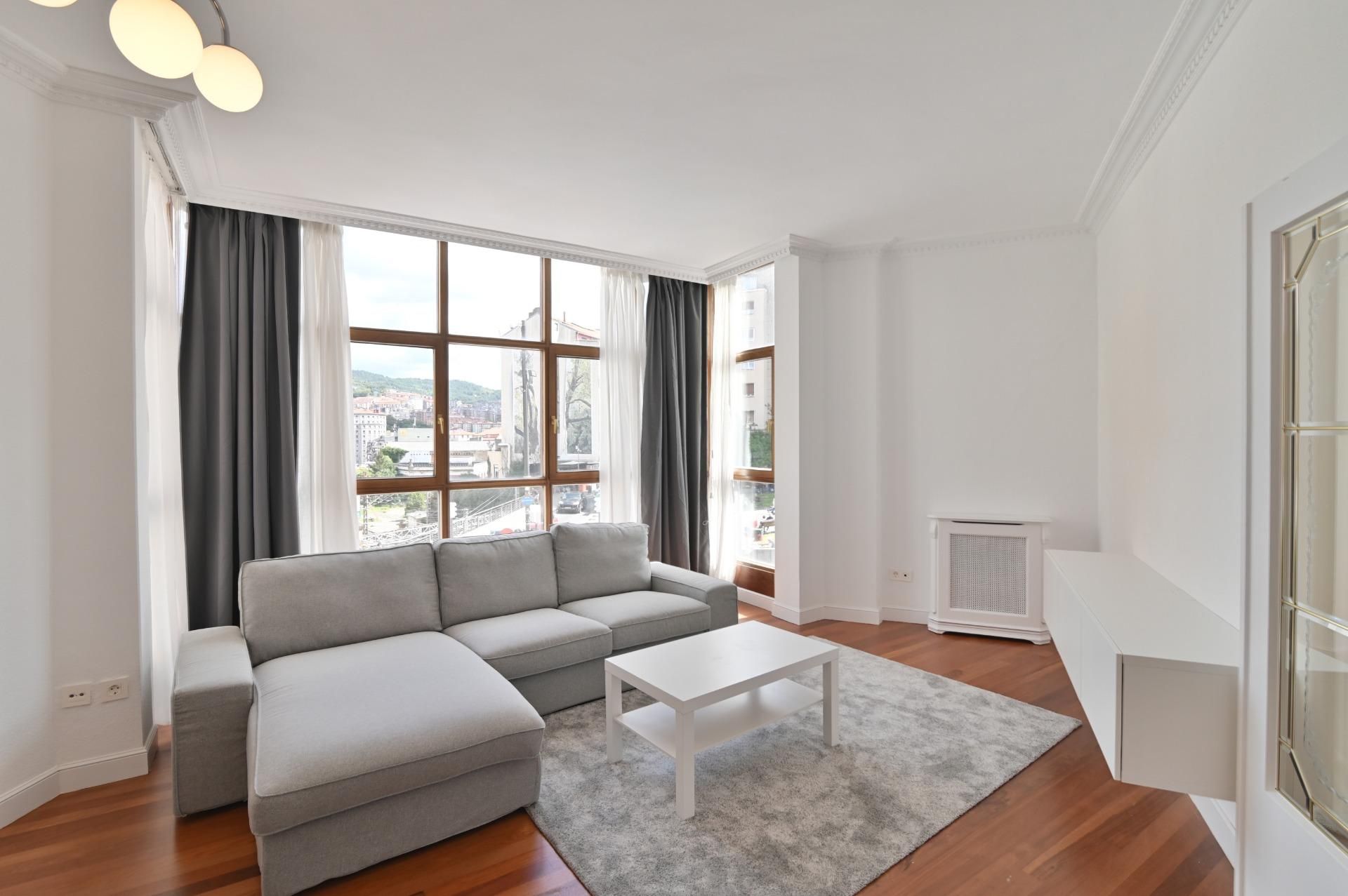 Sala d'estar de Pis de lloguer en Bilbao  amb Calefacció i Terrassa