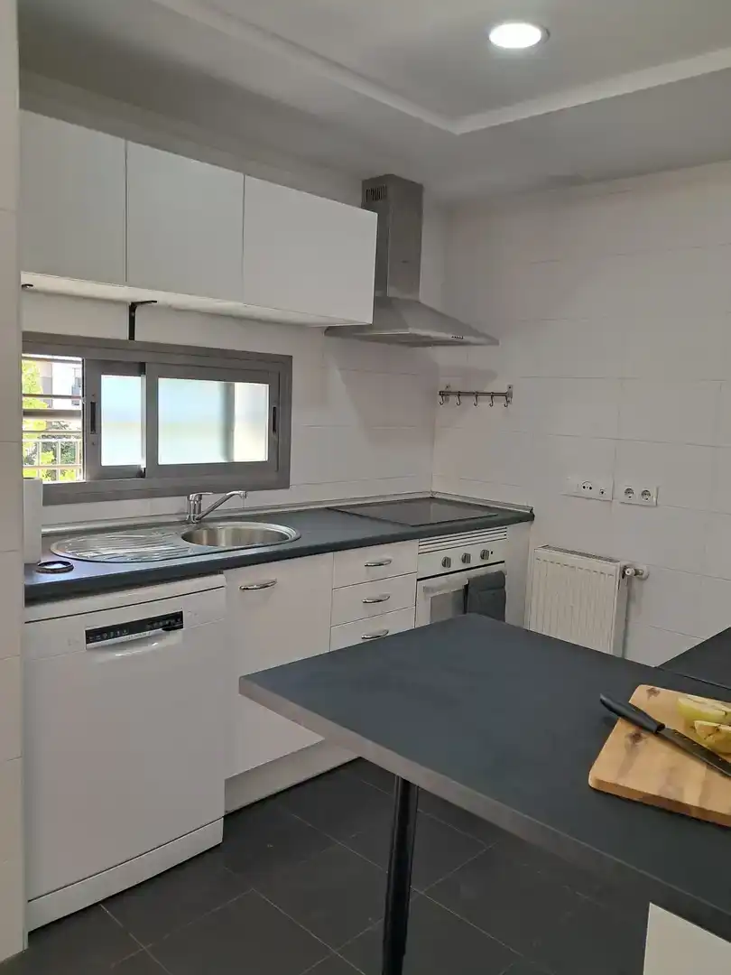 Küche von Wohnung zur Miete in Torrejón de Ardoz mit Klimaanlage, Privatgarten und Parkett