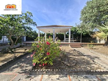 Chalet con piscina en venta en Los Franceses – La Vega