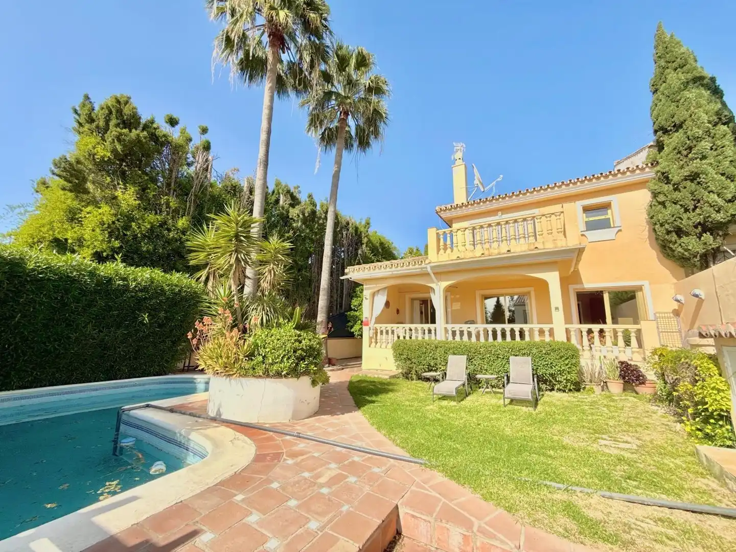 Vista exterior de Casa adosada en venta en Mijas con Aire acondicionado, Jardín privado y Terraza