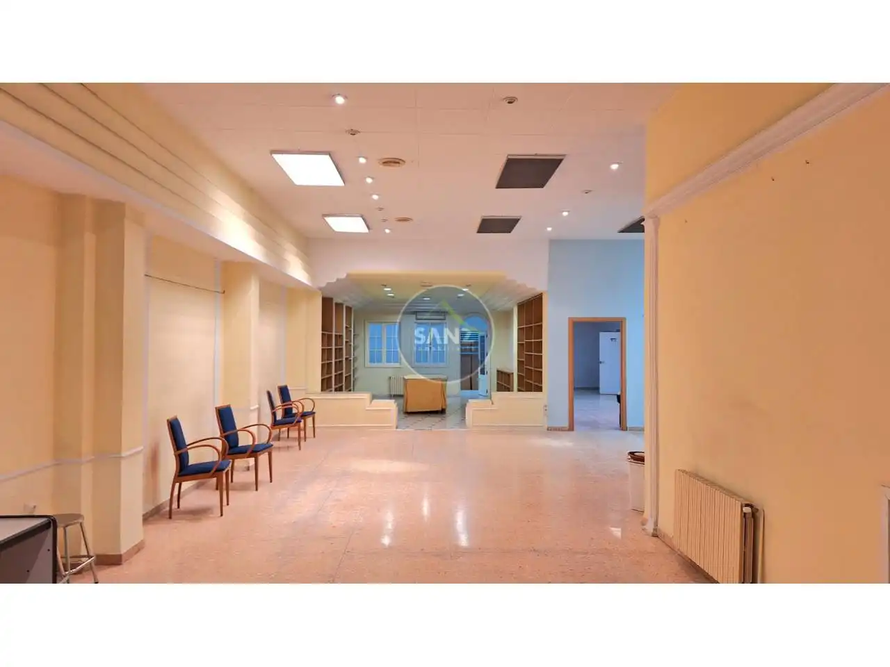 Local comercial de lloguer a Plaza Vila, imagen 3