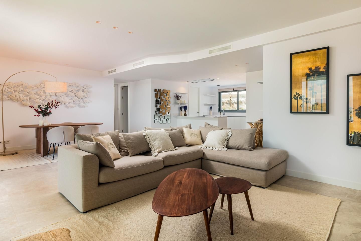 Sala d'estar de Apartament en venda en Marbella amb Aire condicionat, Calefacció i Jardí privat