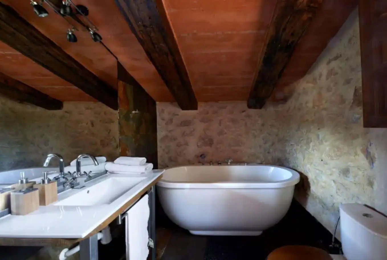 Baño de Finca rústica en venta en Enguera con Calefacción, Jardín privado y Terraza