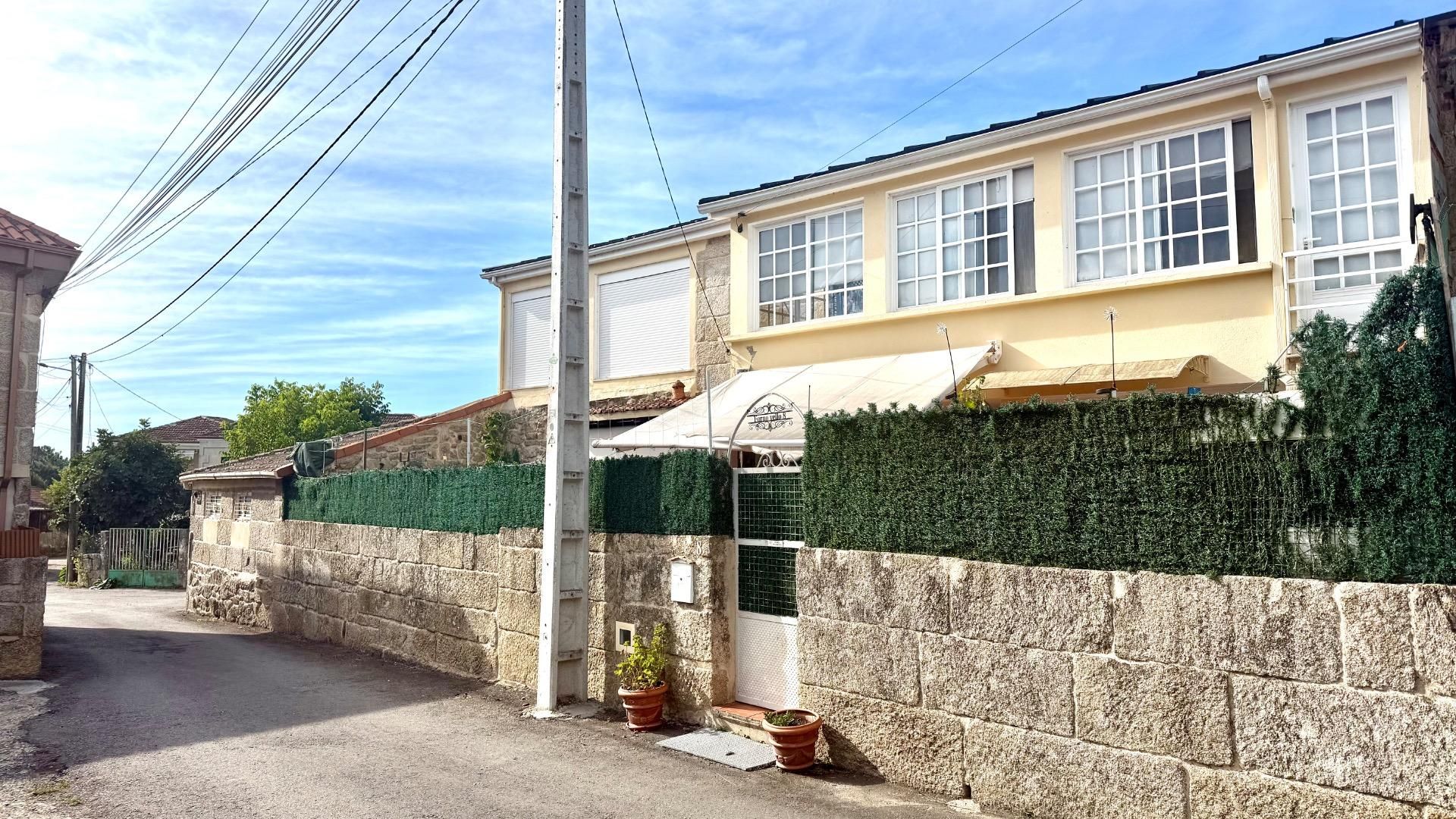 Exterior view of House or chalet for sale in O Carballiño    with Heating, Private garden and Terrace