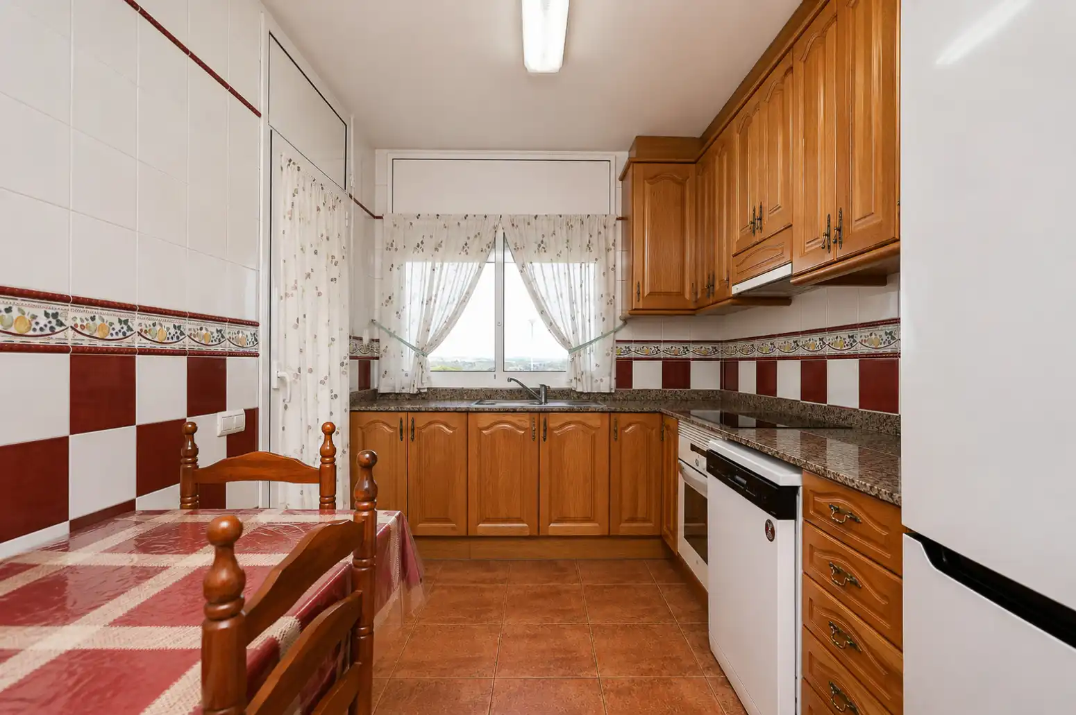 Cocina de Casa o chalet en venta en Sant Andreu de la Barca con Calefacción, Jardín privado y Terraza