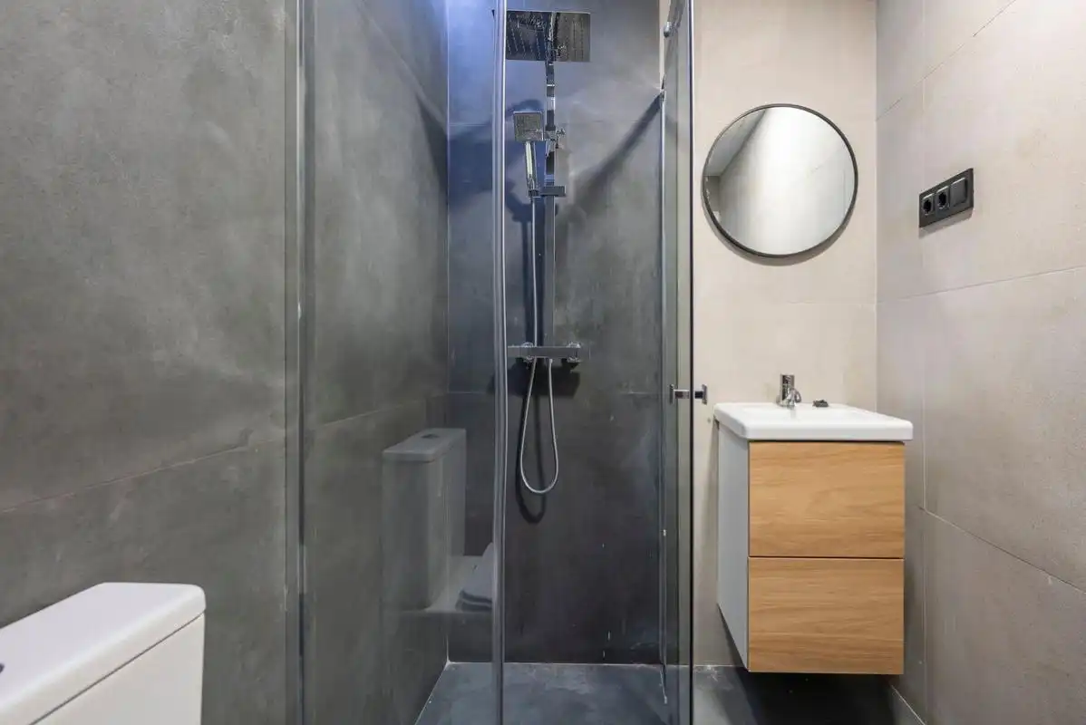 Badezimmer von Loft zum Verkauf in Madrid mit Klimaanlage, Heizung und Möbliert
