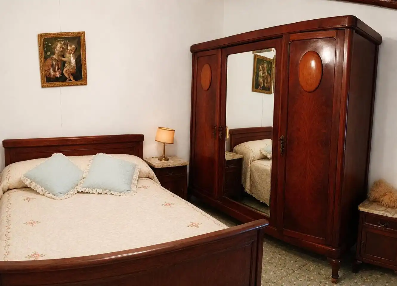 Dormitori de Casa o xalet en venda en Sabiñán amb Jardí privat, Terrassa i Moblat
