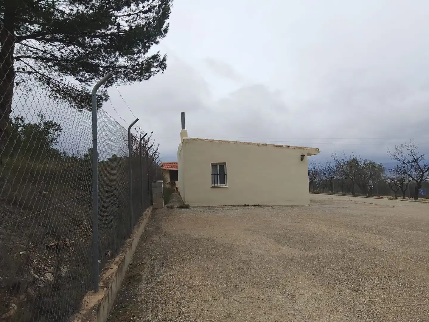 Vista exterior de Casa o xalet en venda en Tibi amb Jardí privat, Terrassa i Moblat