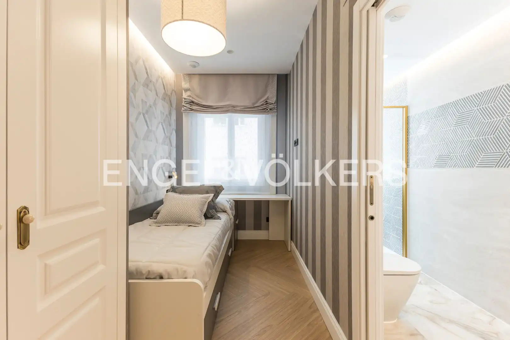 Piso con ascensor en venta en Calle de Guzmán el Bueno, imagen 34