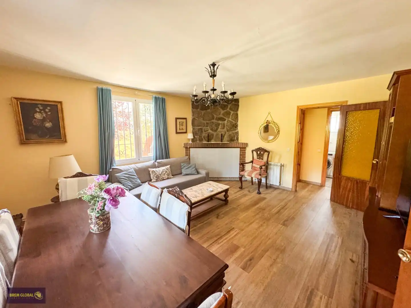 Sala de estar de Casa o chalet en venta en La Cabrera con Calefacción