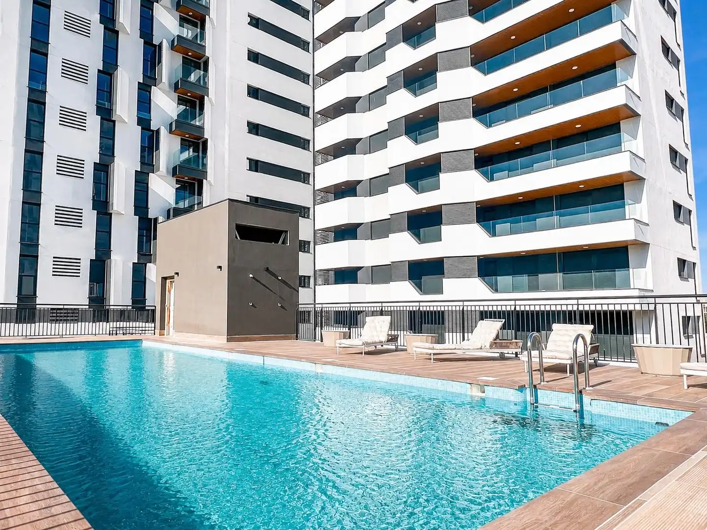 Schwimmbecken von Wohnung zur Miete in Valencia mit Klimaanlage, Terrasse und Balkon
