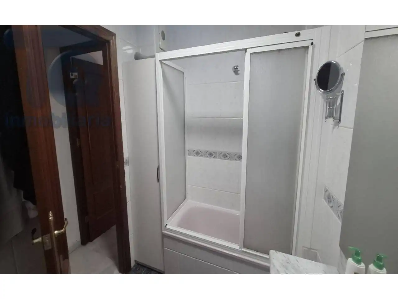 Bathroom of Flat for sale in Armilla  with Air Conditioner, Heating and Furnished