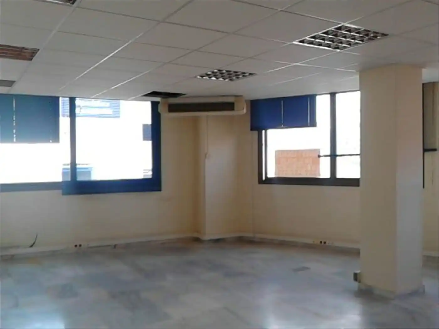 Oficina de alquiler en Montcada i Reixac con Aire acondicionado