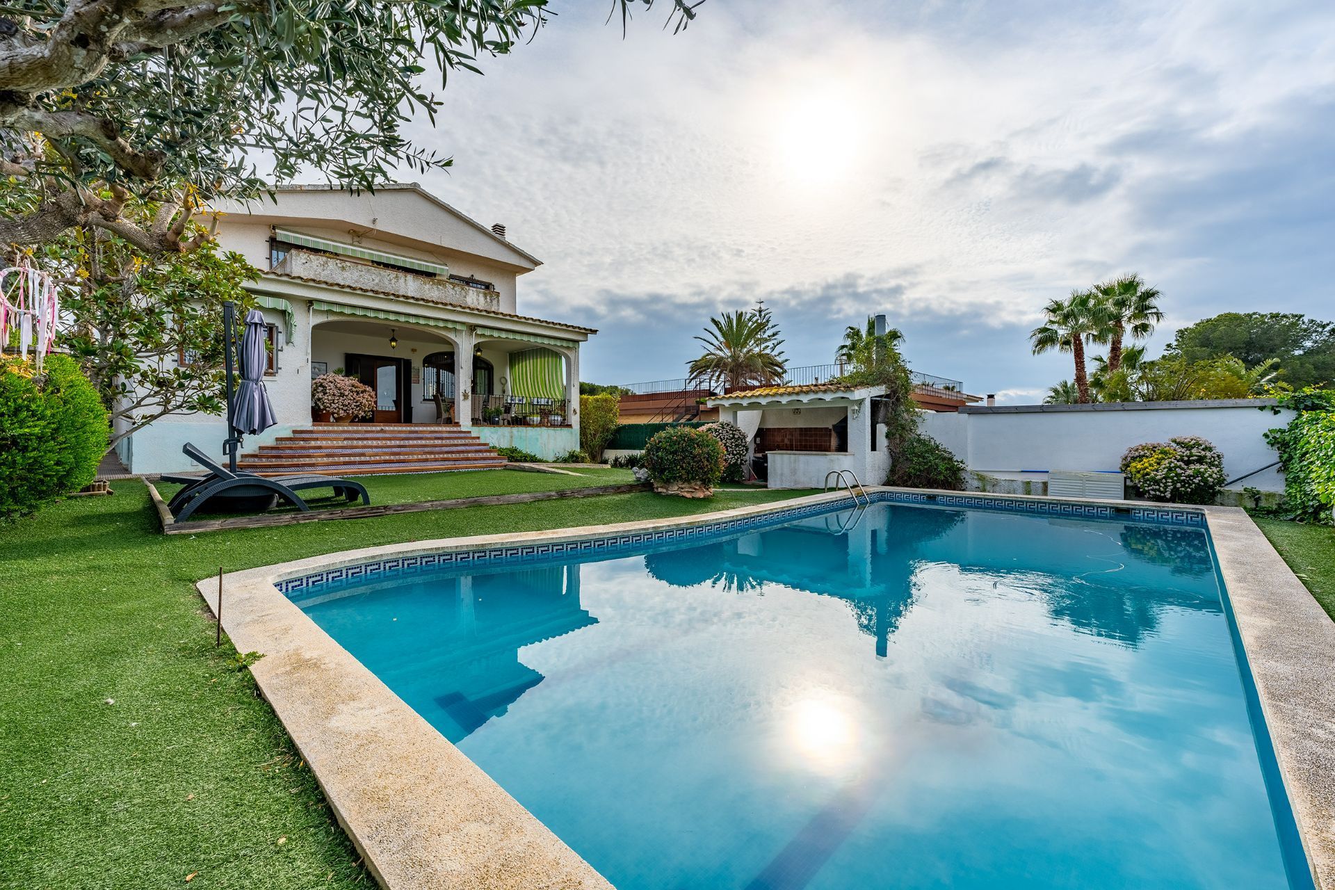 Piscina de Casa o xalet en venda en Calafell amb Aire condicionat, Calefacció i Jardí privat
