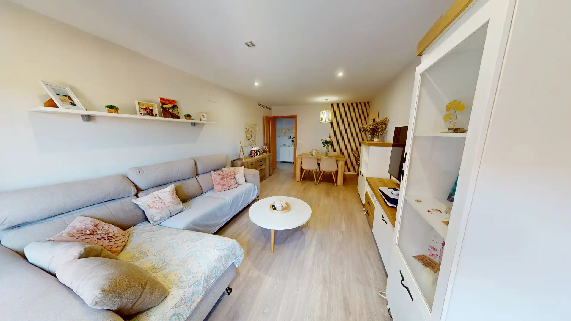 Flat for sale in Avenida 3 de Abril de 1979, Haygon - Universidad