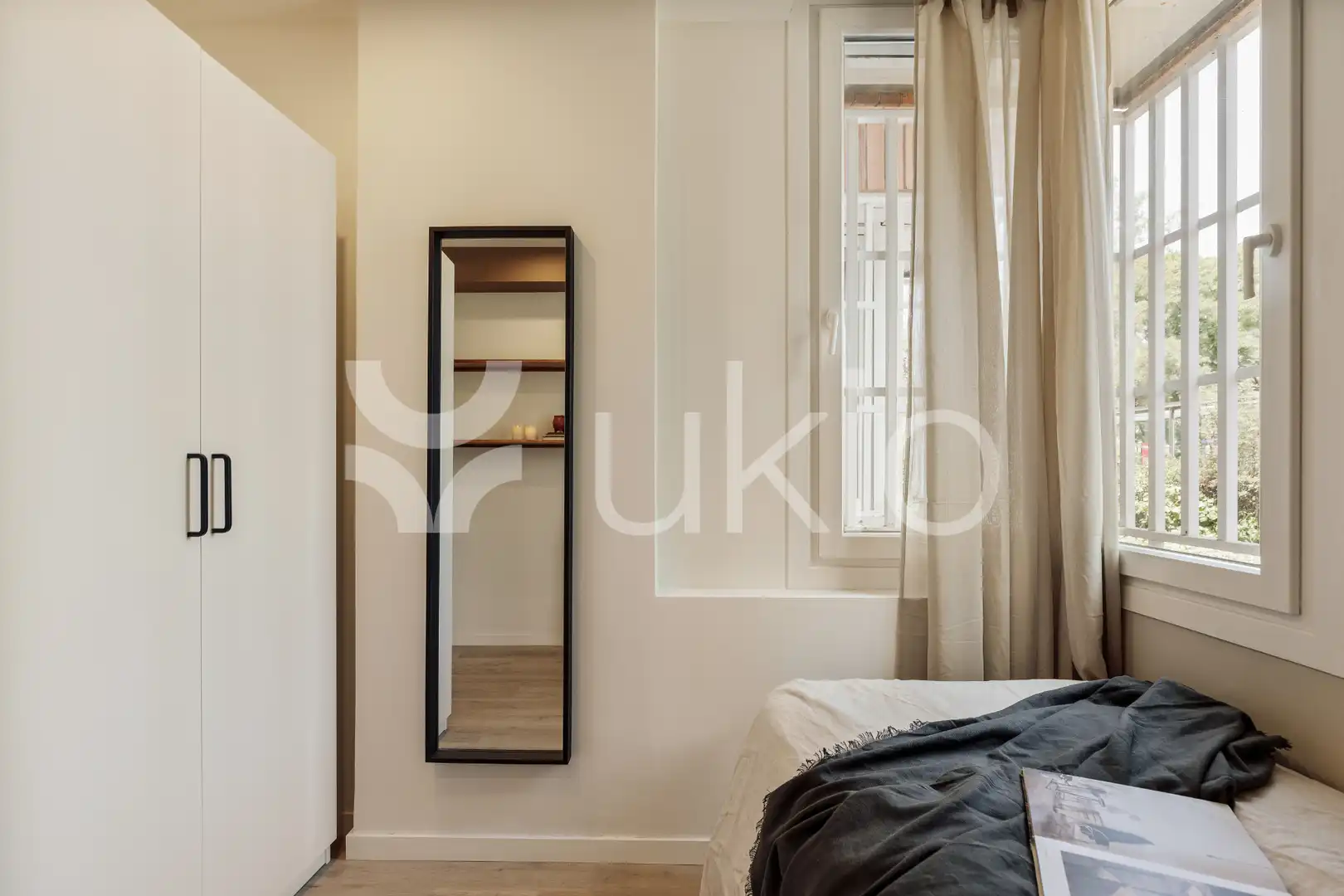Dormitori de Apartament de lloguer en Barcelona amb Aire condicionat, Calefacció i Terrassa