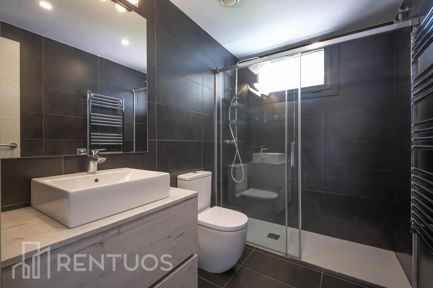 Bathroom of Flat for rent in Badalona  with Air Conditioner, Heating and Parquet flooring