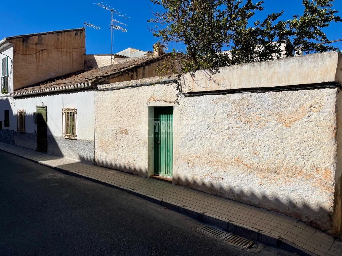 Single-family semi-detached for sale in C. Sta. Clara, La Zubia Ciudad