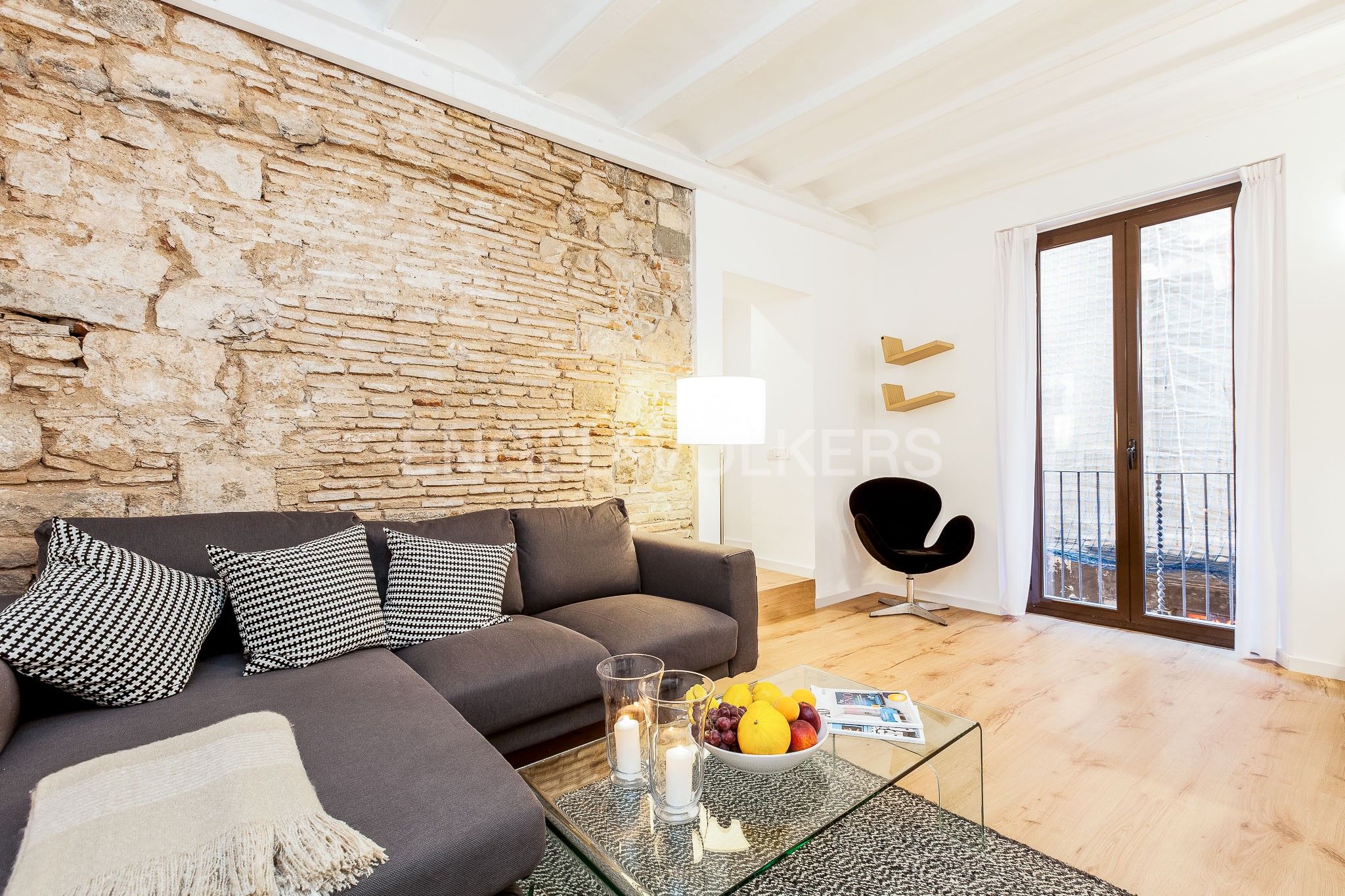 Sala d'estar de Apartament en venda en  Barcelona Capital amb Aire condicionat, Calefacció i Moblat
