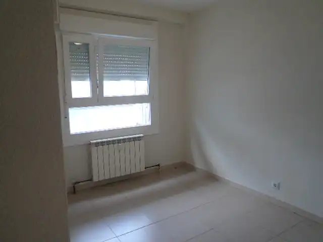 Habitación de Piso en venta en  Logroño con Calefacción
