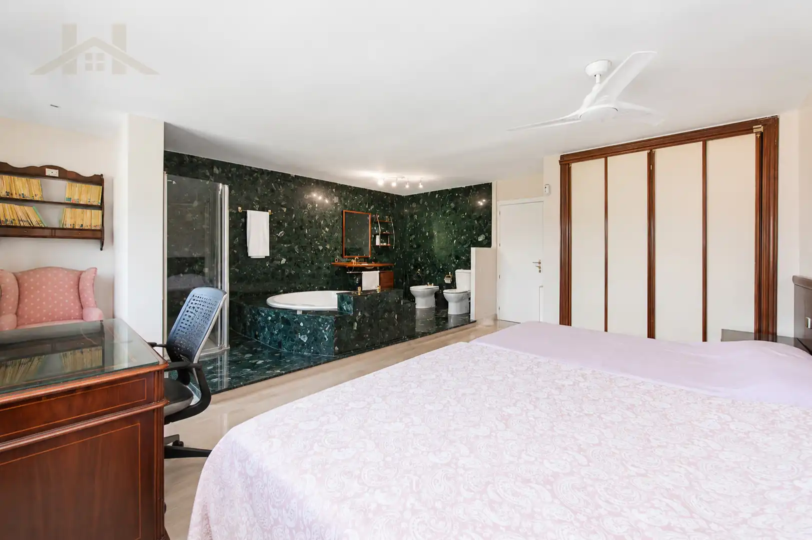 Bedroom of Houses for sale in La Moraleja  with Air Conditioner, Heating and Private garden