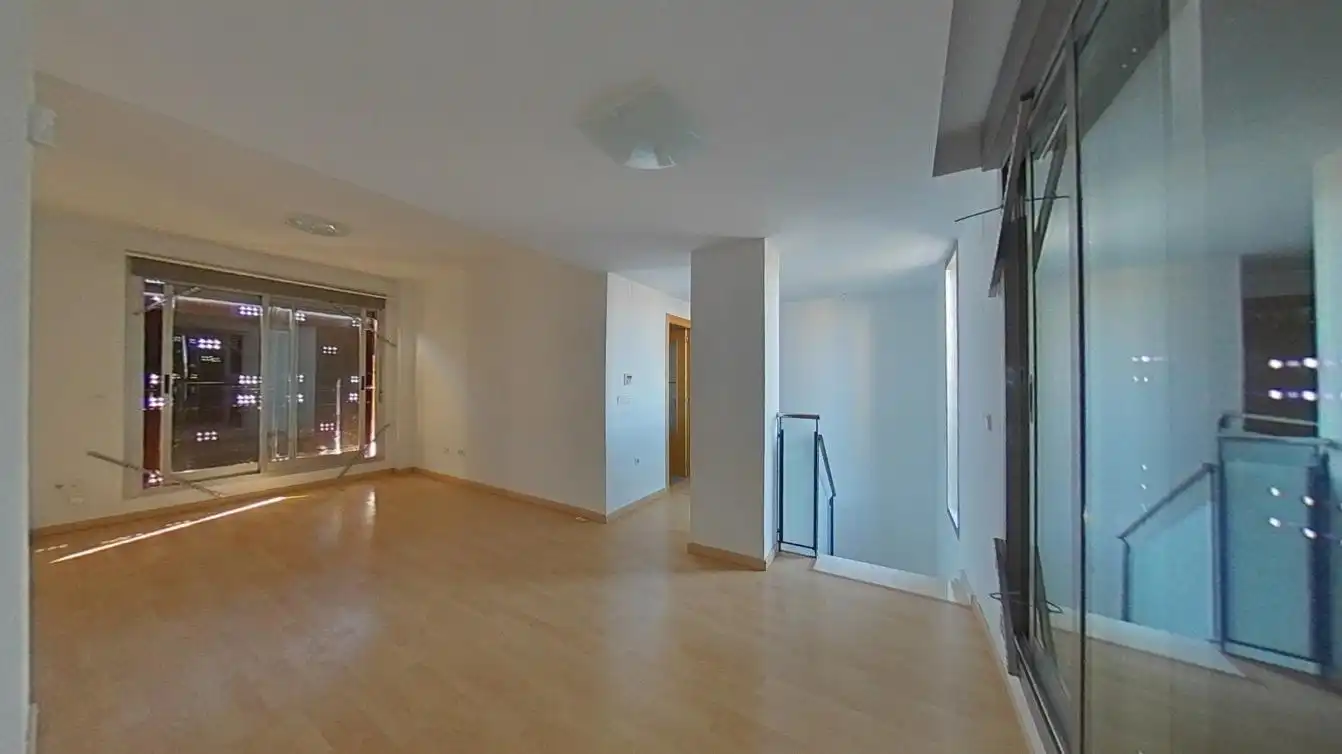 Dúplex en venta en Torrent con Piscina