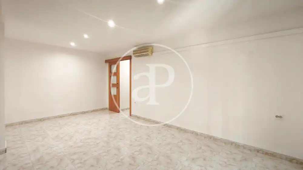 Piso en venta en Valencia con Calefacción y Balcón