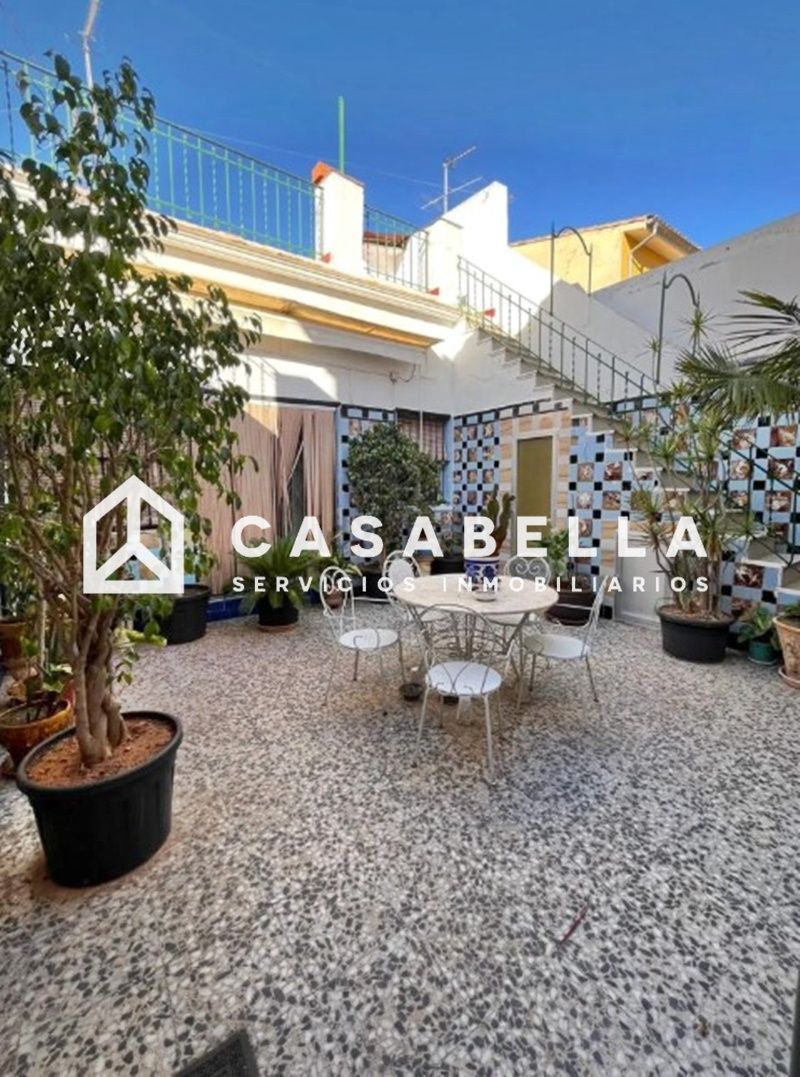 Terrace of House or chalet for sale in Burjassot  with Air Conditioner, Heating and Terrace