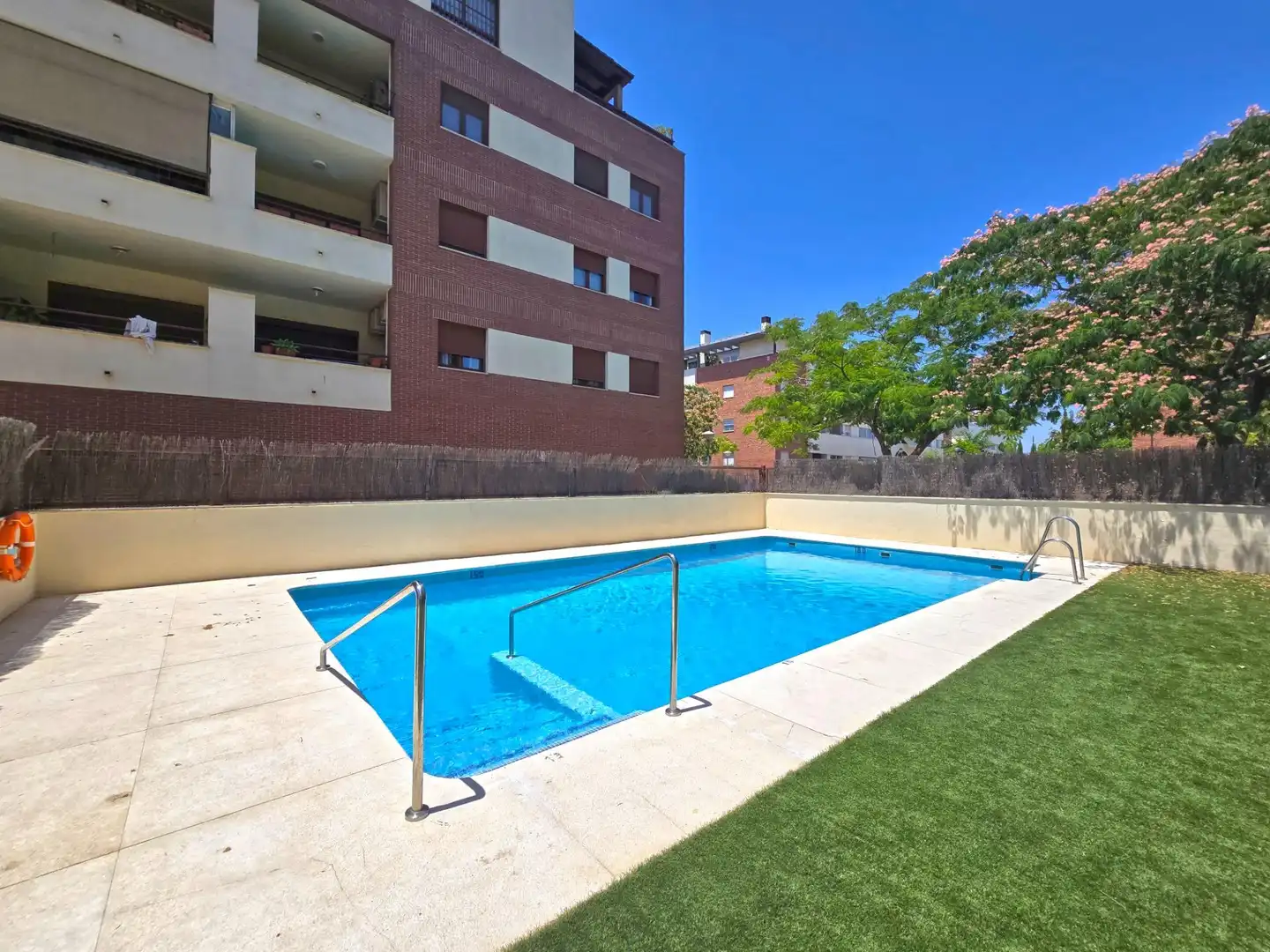 Schwimmbecken von Wohnung zum Verkauf in Mairena del Aljarafe mit Gemeinschaftspool