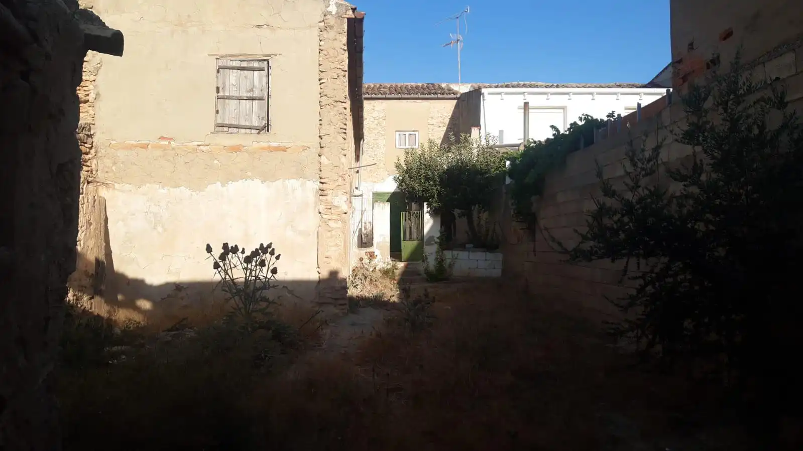 Casa adosada en venta en Montealegre del Castillo