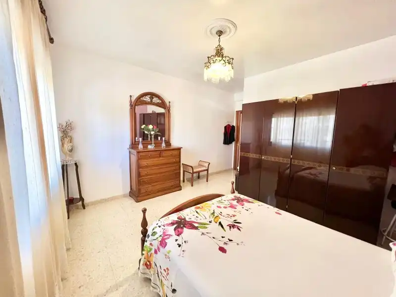 Dormitori de Casa o xalet en venda en Málaga amb Aire condicionat, Terrassa i Moblat