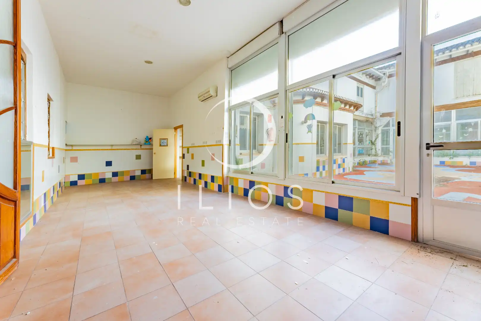 Vista exterior de Edifici en venda en Bonrepòs i Mirambell