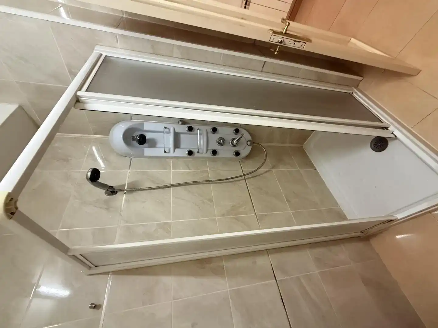 Baño de Piso de alquiler en Verín con Parquet, Amueblado y Balcón