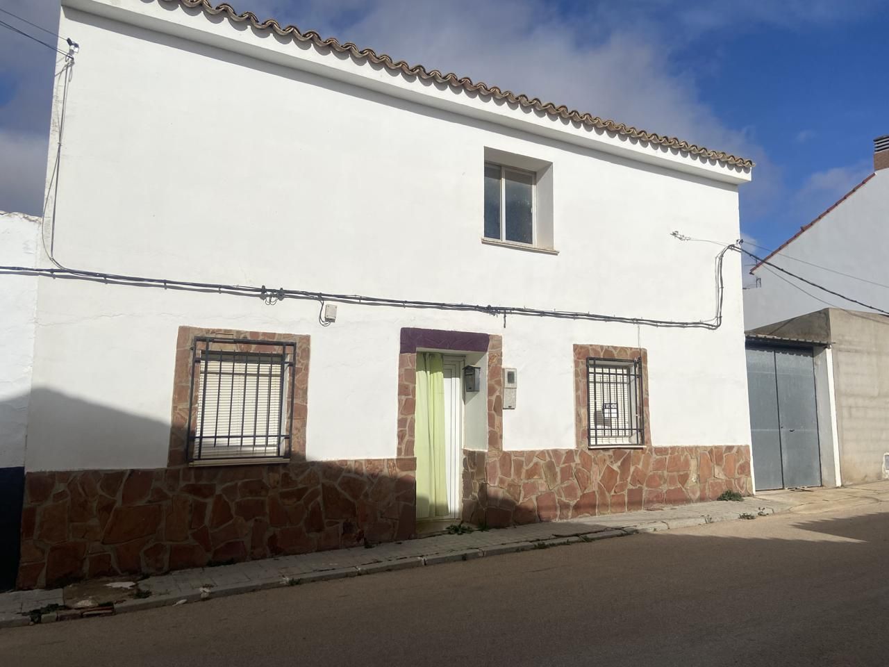 Exterior view of Country house for sale in Villamayor de Santiago  with Furnished