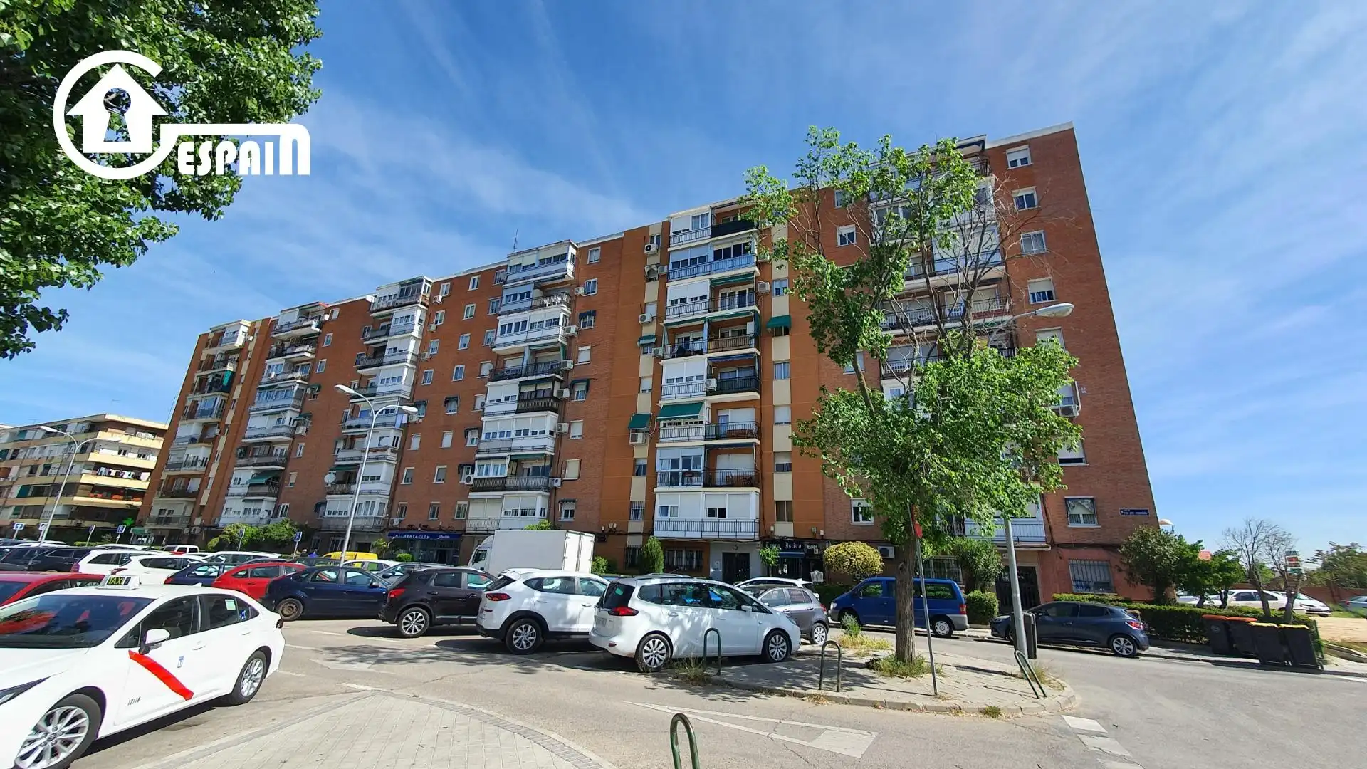 Vista exterior de Piso en venta en Madrid con Calefacción y Parquet