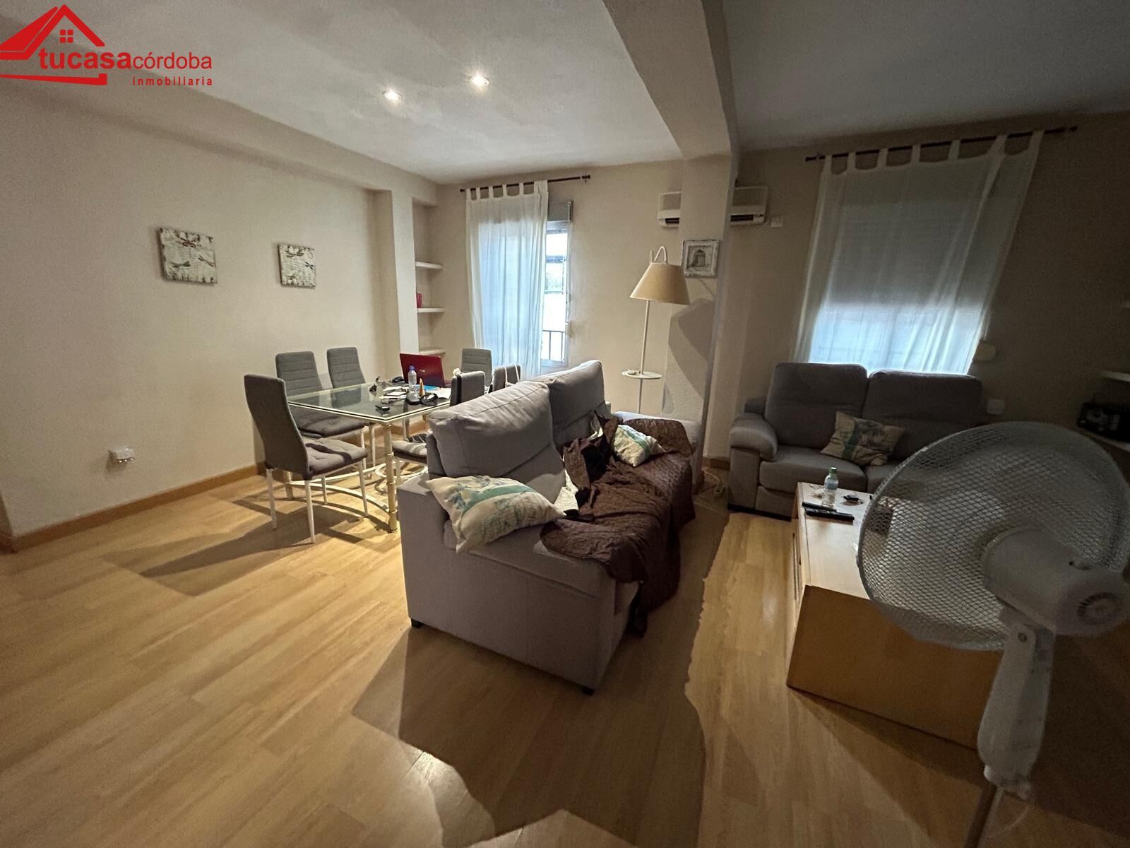 Sala d'estar de Pis en venda en  Córdoba Capital amb Aire condicionat, Parquet i Terrassa