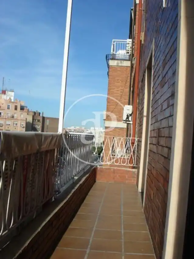 Balcony of Flat for rent in  Valencia Capital  with Air Conditioner, Heating and Furnished