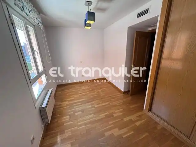 Bedroom of Flat for rent in Madrid  with Storage room, Furnished and Washing machine