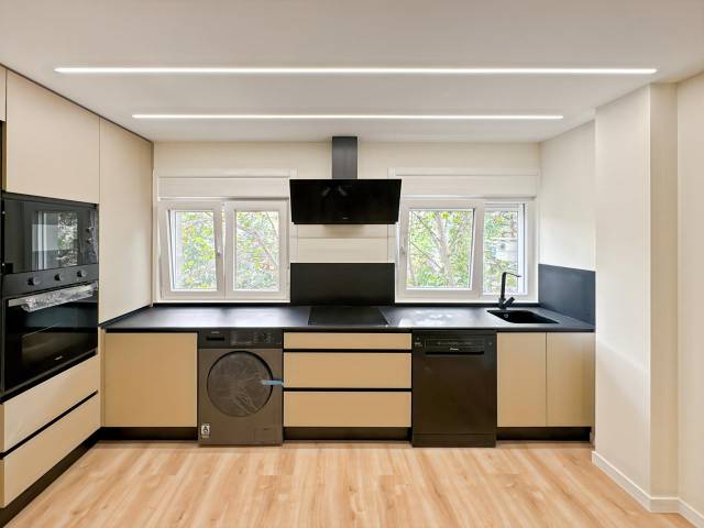 Piso en Venta en De La Hacienda De Pavones en Vinateros