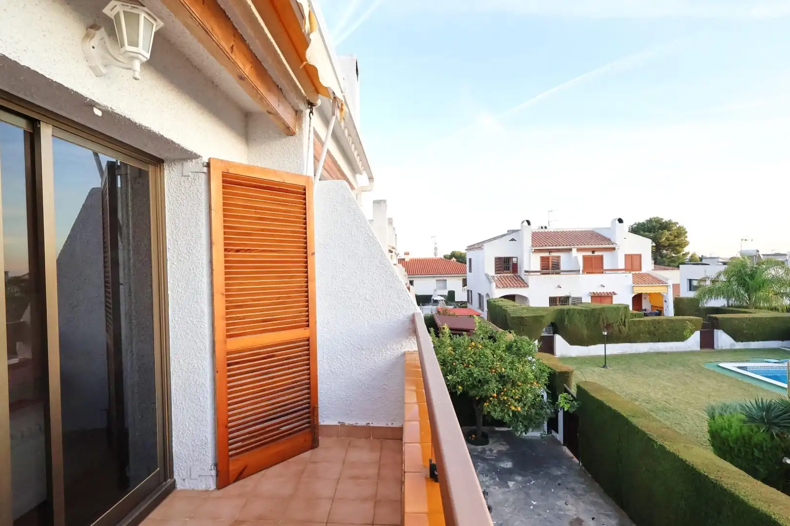 Terrassa de Casa o xalet en venda en Cunit amb Jardí privat, Terrassa i Piscina comunitària