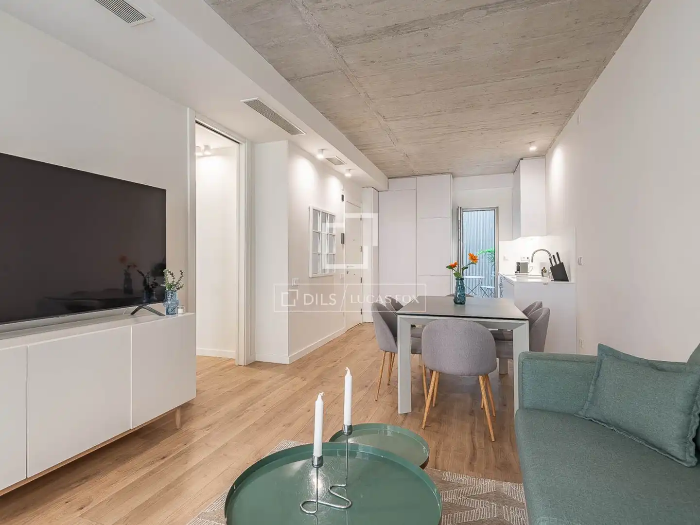 Sala d'estar de Pis en venda en Barcelona amb Aire condicionat, Calefacció i Parquet