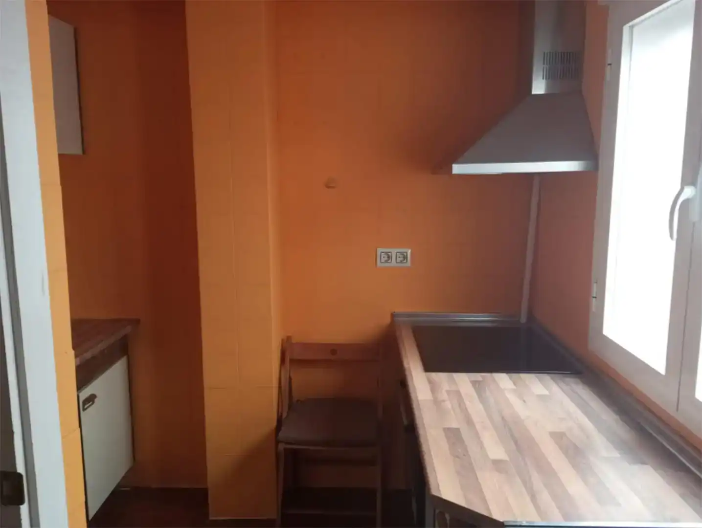Kitchen of Flat for rent in Madrigal de la Vera  with Air Conditioner, Private garden and Parquet flooring