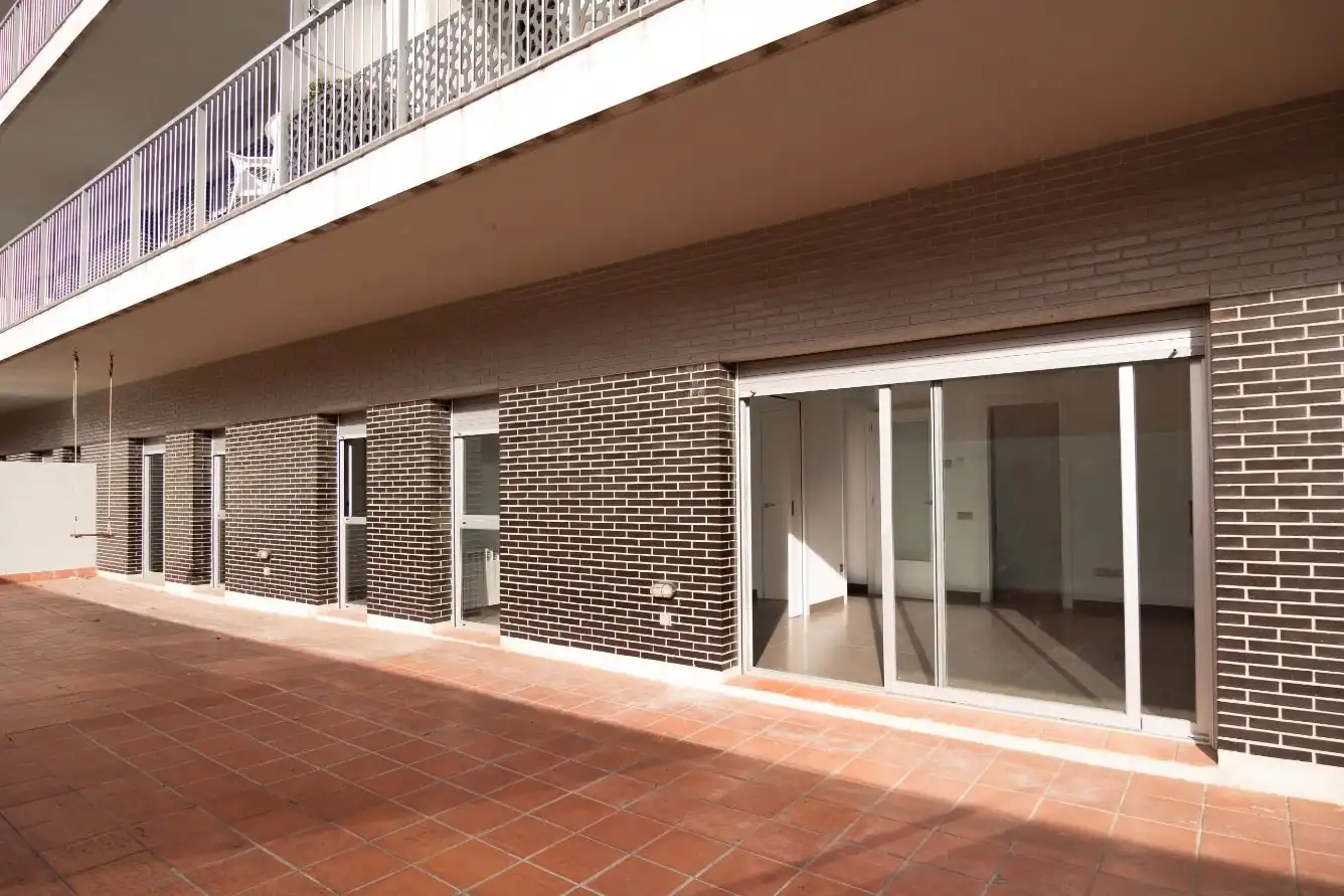 Exterior view of Flat for rent in Sant Cugat del Vallès  with Heating, Terrace and Storage room