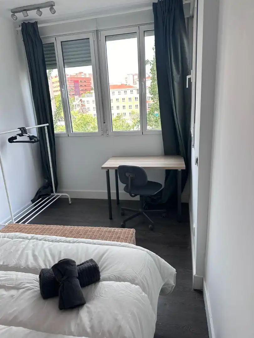Bedroom of Flat for rent in Madrid  with Air Conditioner, Heating and Furnished