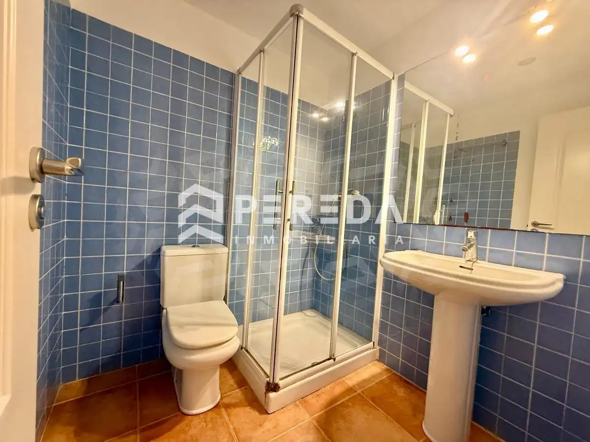 Bany de Apartament en venda en Roquetas de Mar amb Piscina comunitària