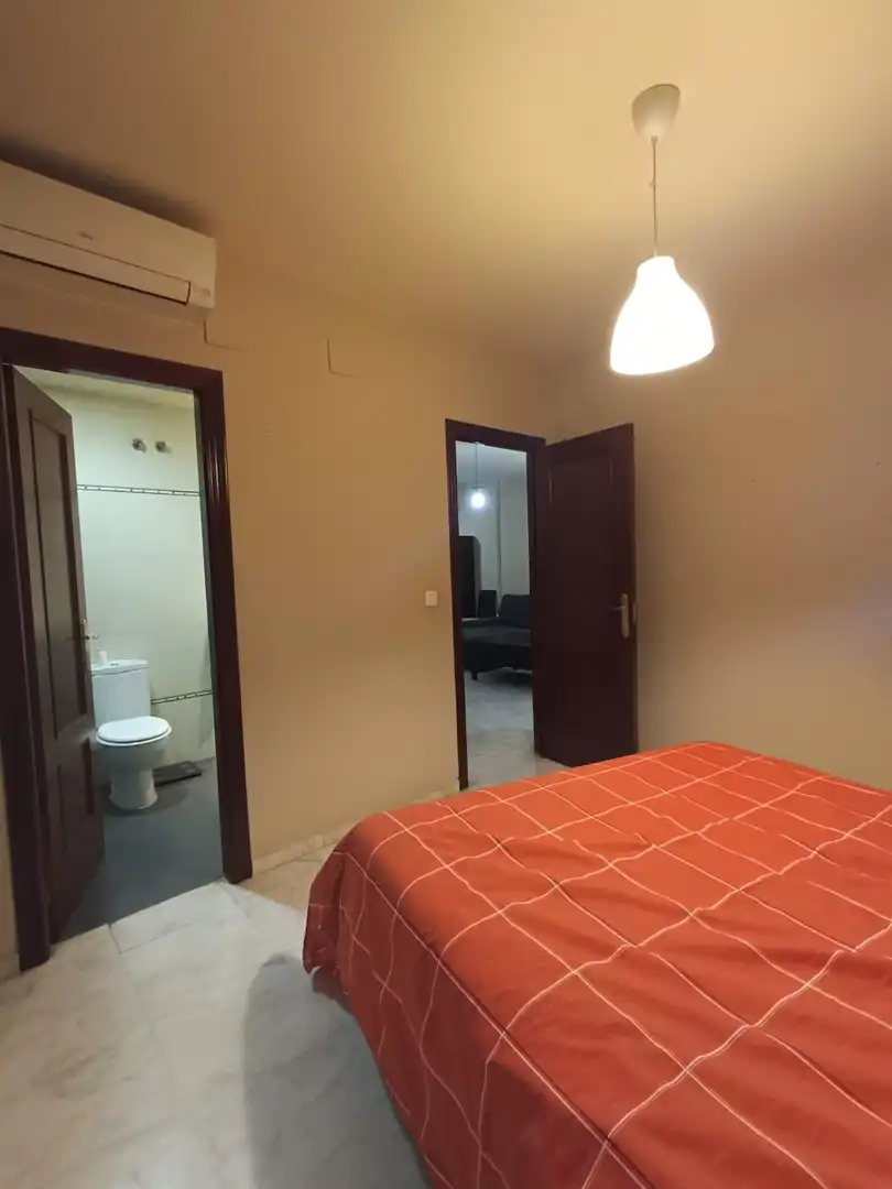 Habitación de Piso en venta en La Algaba con Aire acondicionado